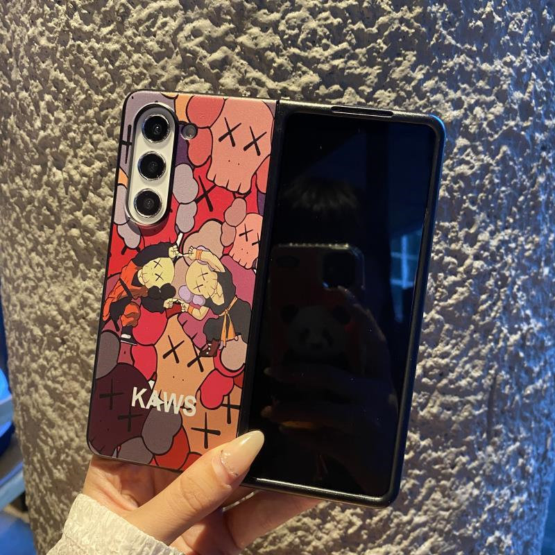 Kaws カウズ人気Galaxy Z fold4 5 6ケース革製ハイブランドギャラクシー z フリップ5 4 6ケース