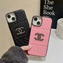 Chanel シャネルiphone 16 pro max 15 plusケースブランドカード入れ人気アイフォン14pro max/16 15 proケースハイブランドアイフォン16 15 14ケーストランク型ブランド携帯ケースiphone 16 15 pro max 14pro/13 pro maxケース手帳型