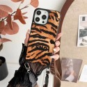 Fendi フェンデイiphone14 16 pro 15 plusケースブランドカード入れ人気アイフォン14pro max/16 15 proケースiphone15 plus14 16 pro maxケースブランドコピーメンズアイフォン16 15/14/13/ 12 pro maxケースパロディー