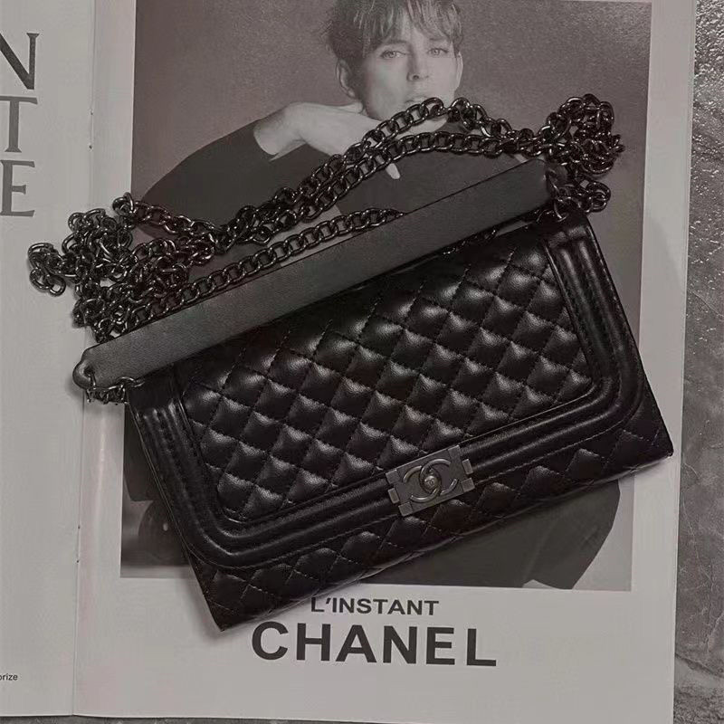 Chanel シャネルiphone15 plus14 16 pro maxケースブランドコピーメンズアイフォン16 15/14/13/ 12 pro maxケース